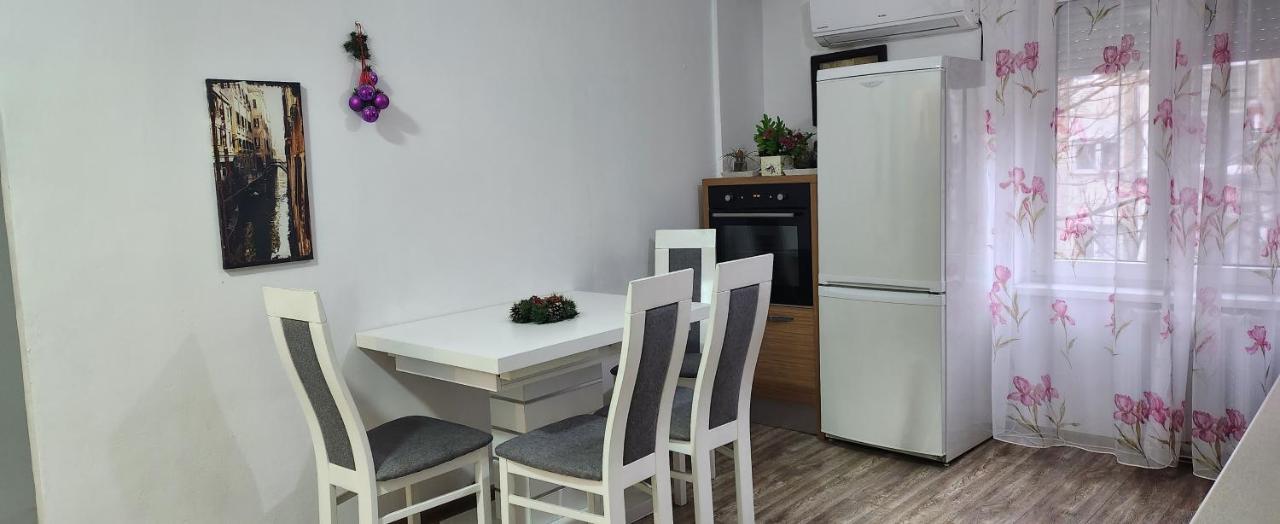 Apartament The House Oradea Zewnętrze zdjęcie